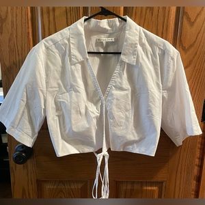 Abercrombie and Fitch White cropped top with collar and tie waist